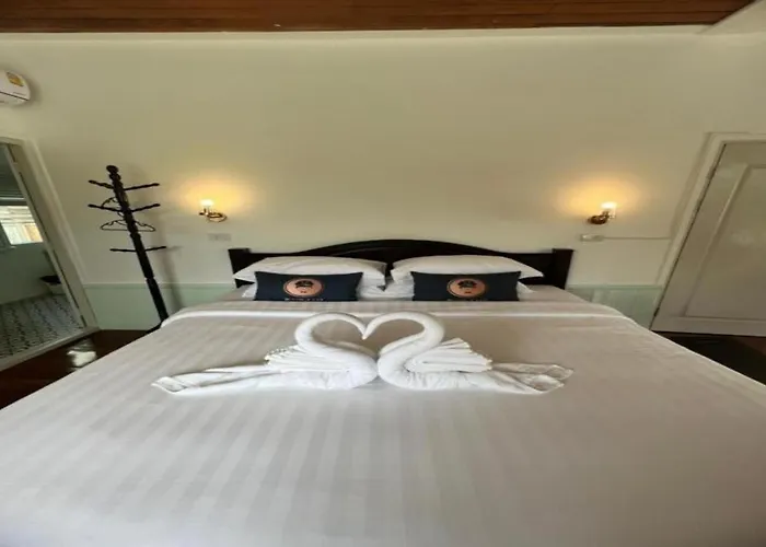 Rq Timeless Dinsor Cultural Heritage House Hotel Bangkok