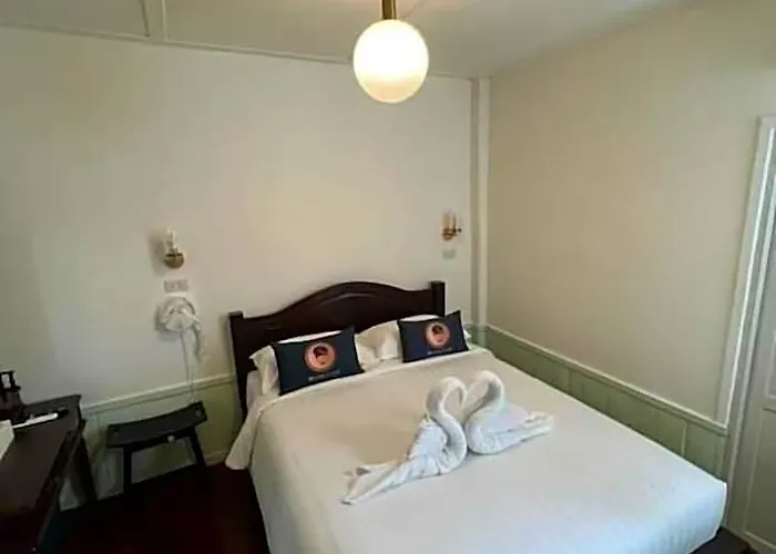 Rq Timeless Dinsor Cultural Heritage House Hotel 3*